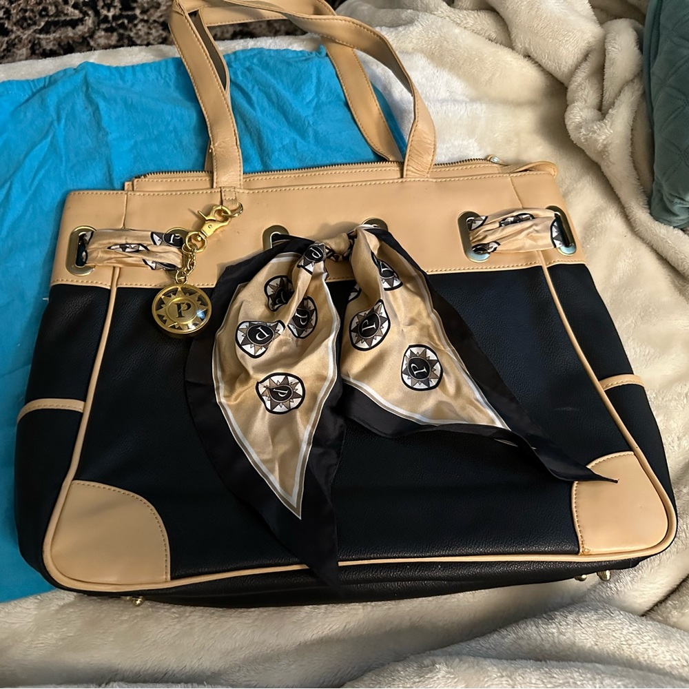 Parazul Large Scarf Shoulder Bag in Black & Tan